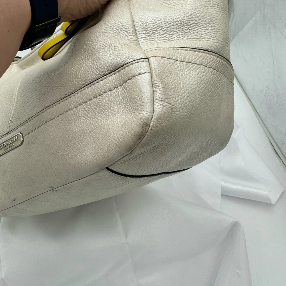 COACH PARK LEATHER CARRIE TOTE SILVER & PARCHMENT‎ F23284
